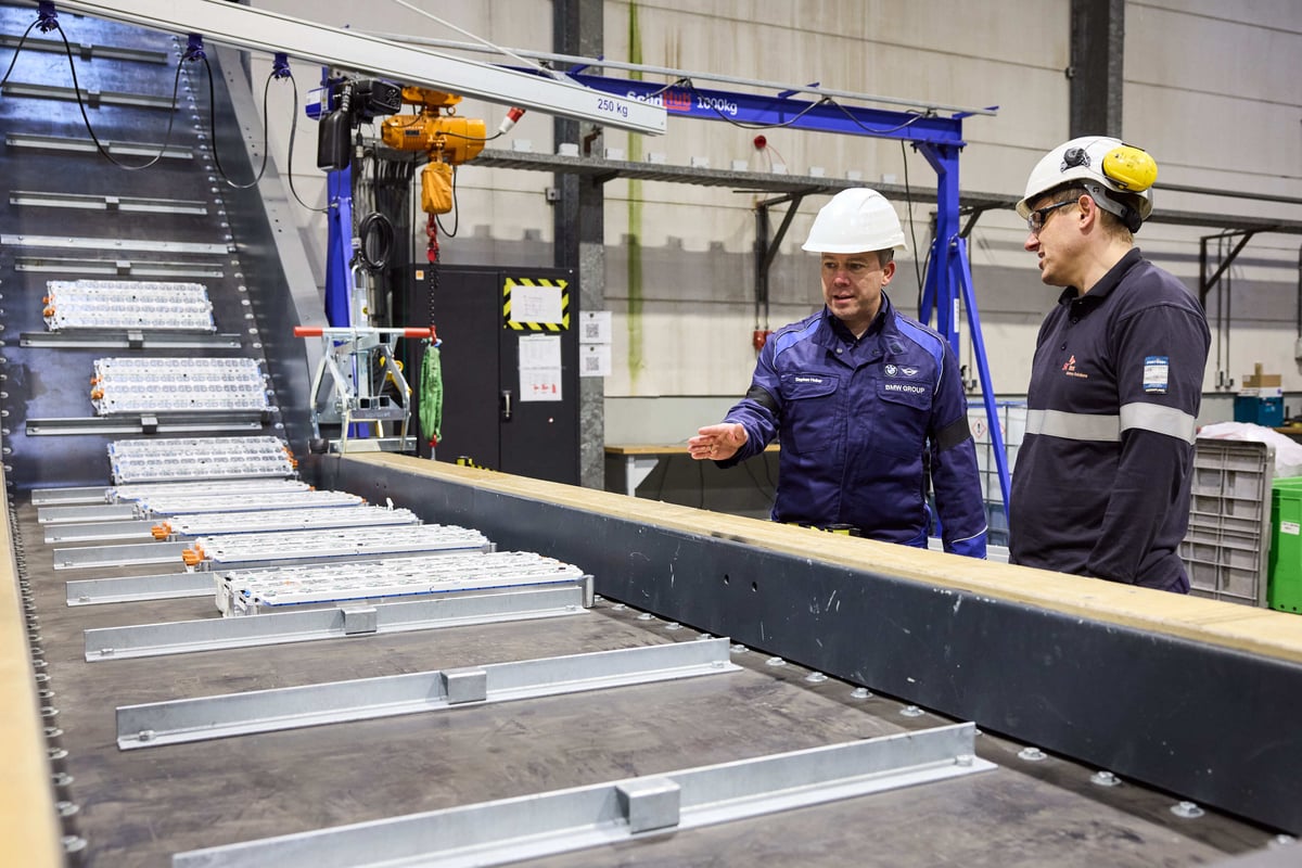 BMW Group Visit SK tes Battery Recycling Site in Rotterdam