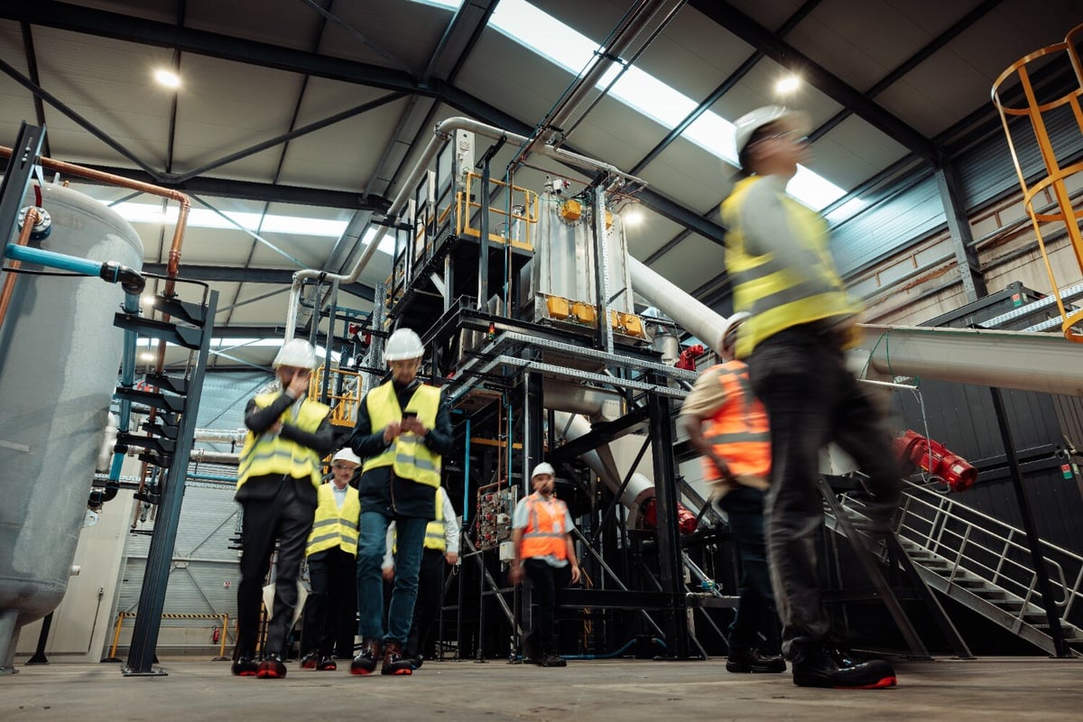 Guests tour Rotterdam Battery Recycling plant