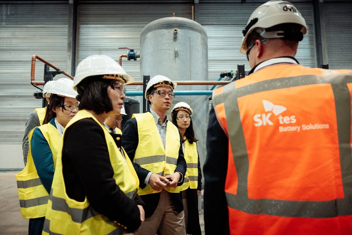 Guests tour SK tes Battery Solutions facility